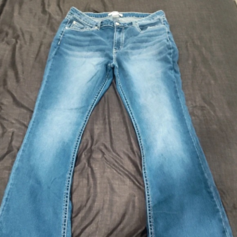 Light Wash Bootcut Jeans - Blue